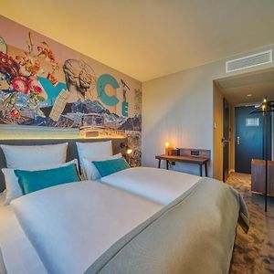 Standard Zimmer mit Kingsize-Bett